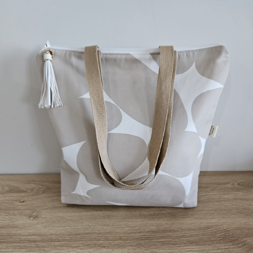 Tote Bag with Beige and White Design