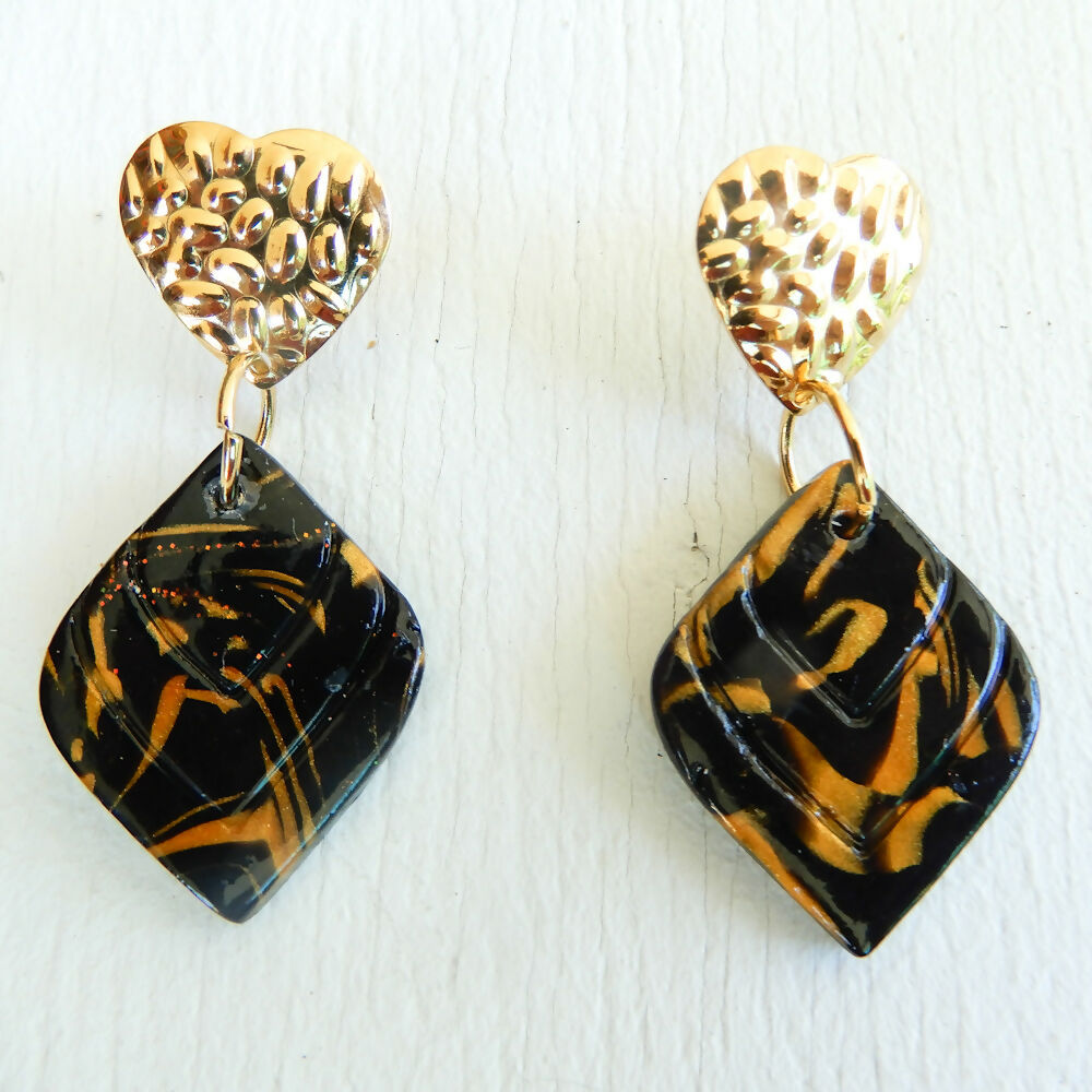 Black & Gold Polymer Clay Earrings "Deco Hearts"