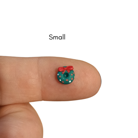 Christmas wreath stud earrings