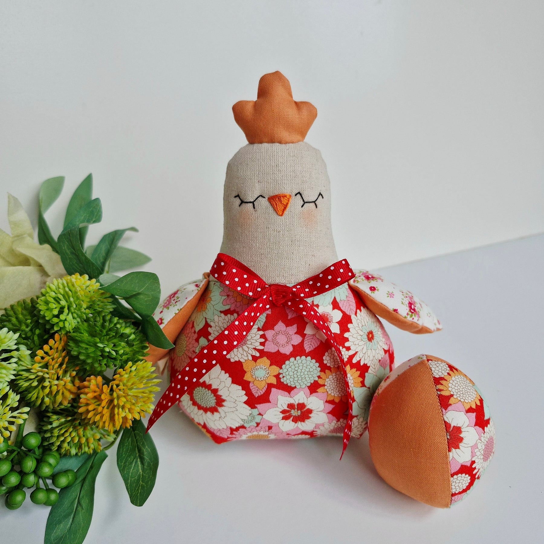 Henrietta Hen - Boogie Flower Red