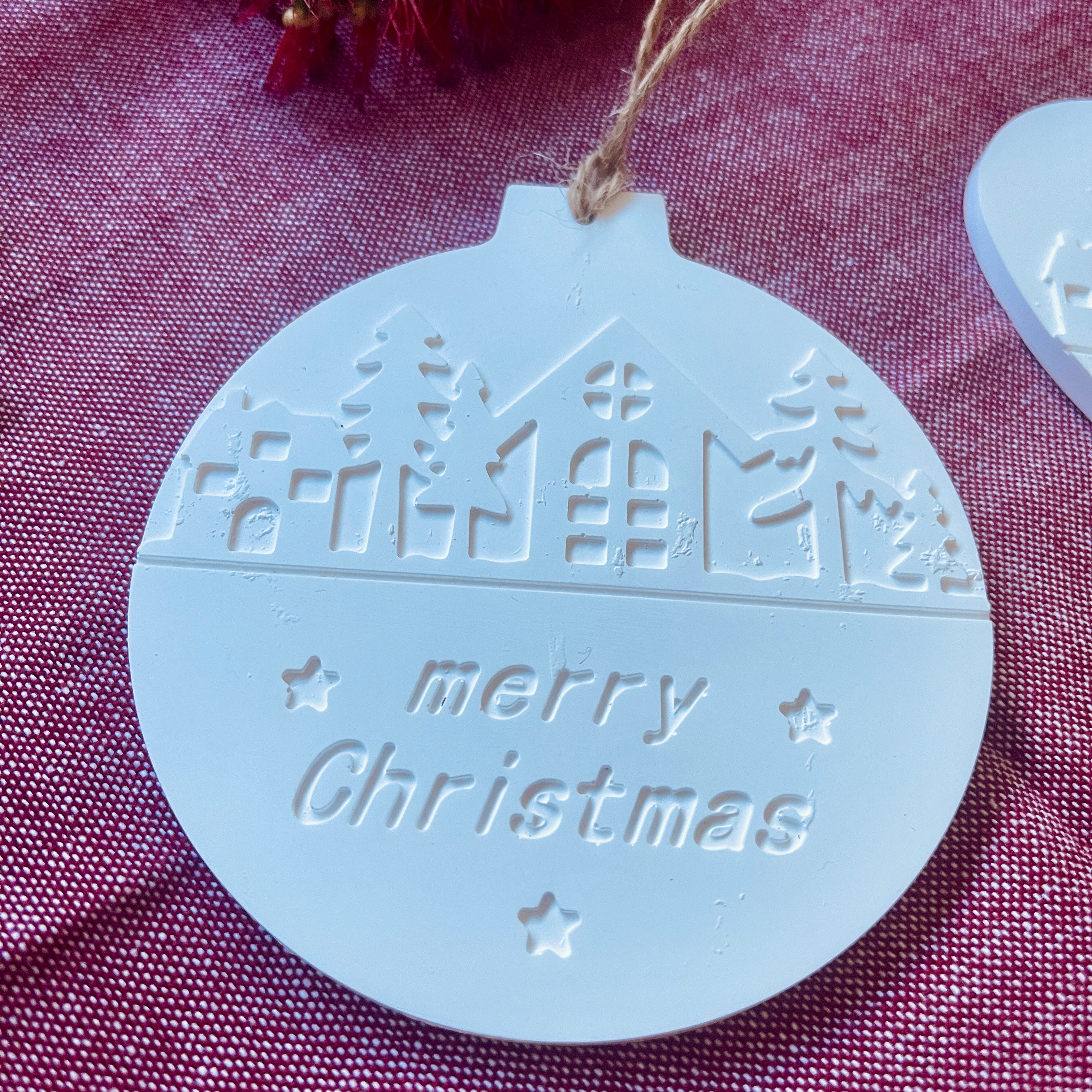 Set of 4 Eco-Resin Christmas Ornaments