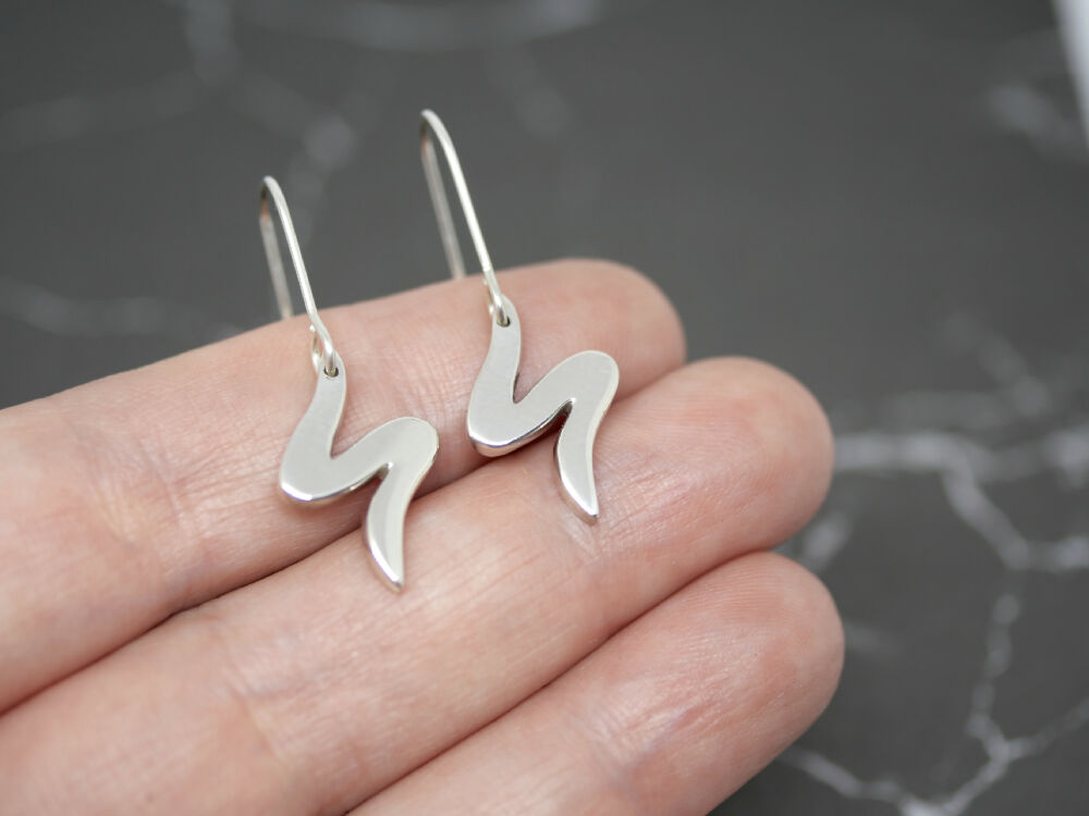 zag earrings hand grey lrg