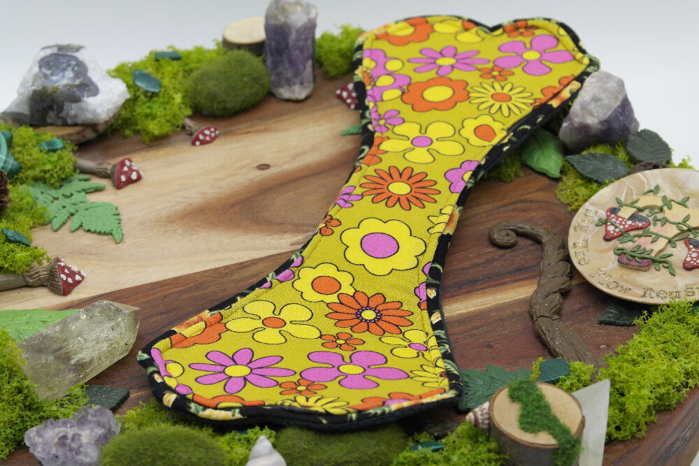 Reusable cloth pad 14" moderate (Leak Freak Lips of an Angel)