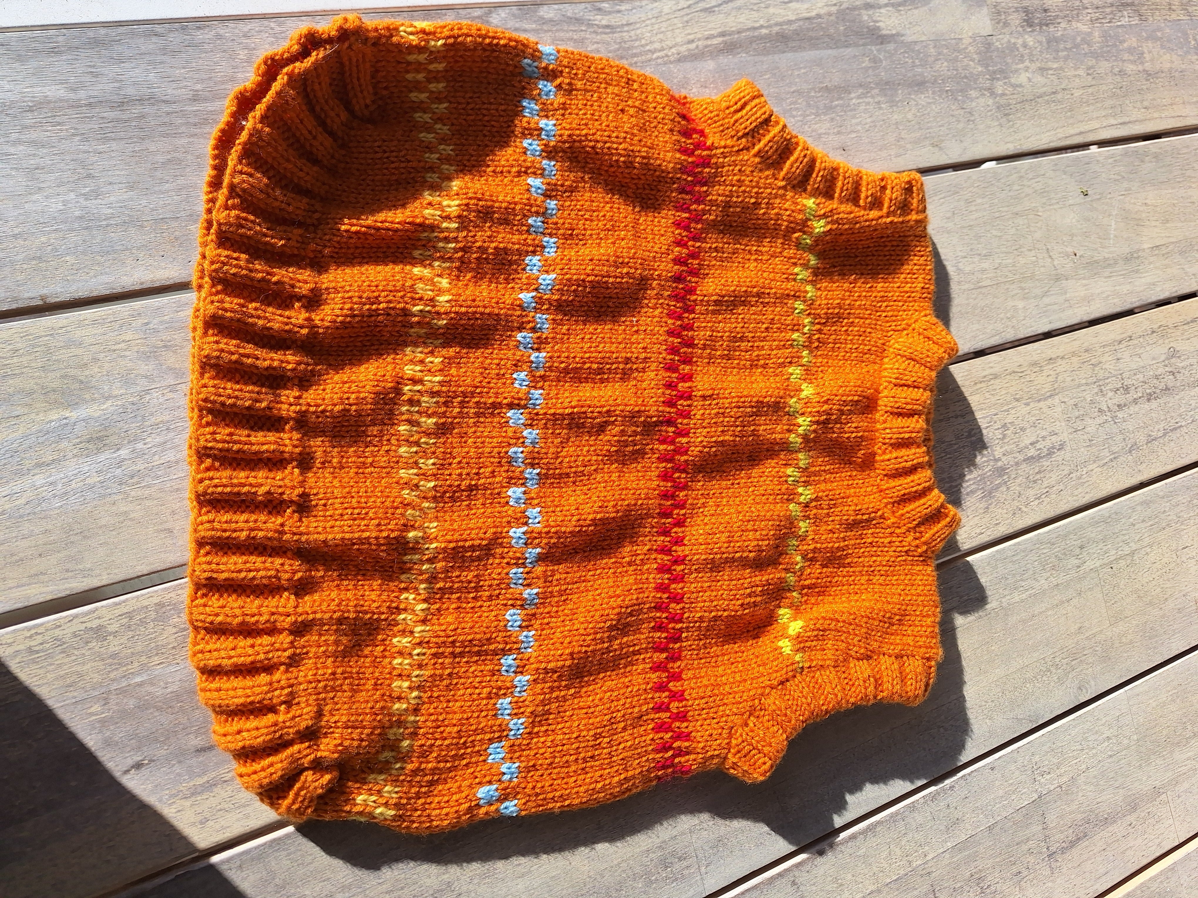 'Pippi Poncho' handknitted Baby Vest 6-12 mths 'Sprout' green
