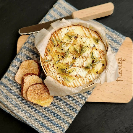 BAKED CAMEMBERT cheese with bread slices - LARGE