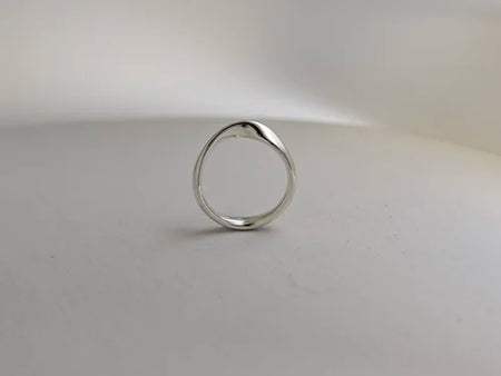 twisted ring highly polished