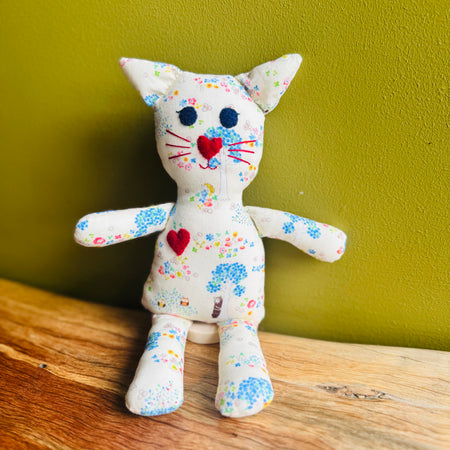 Handmade - Sora - the Curious Kitten