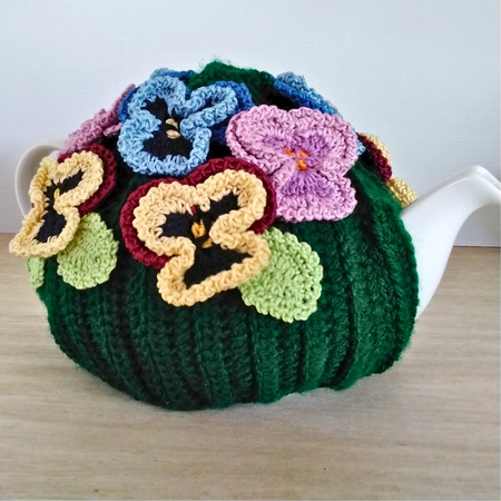 Dark Green Pansy Medium Teacosy