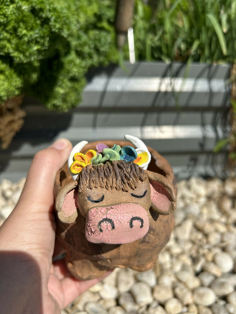 Brown Cow Planter With Flower Crown 3