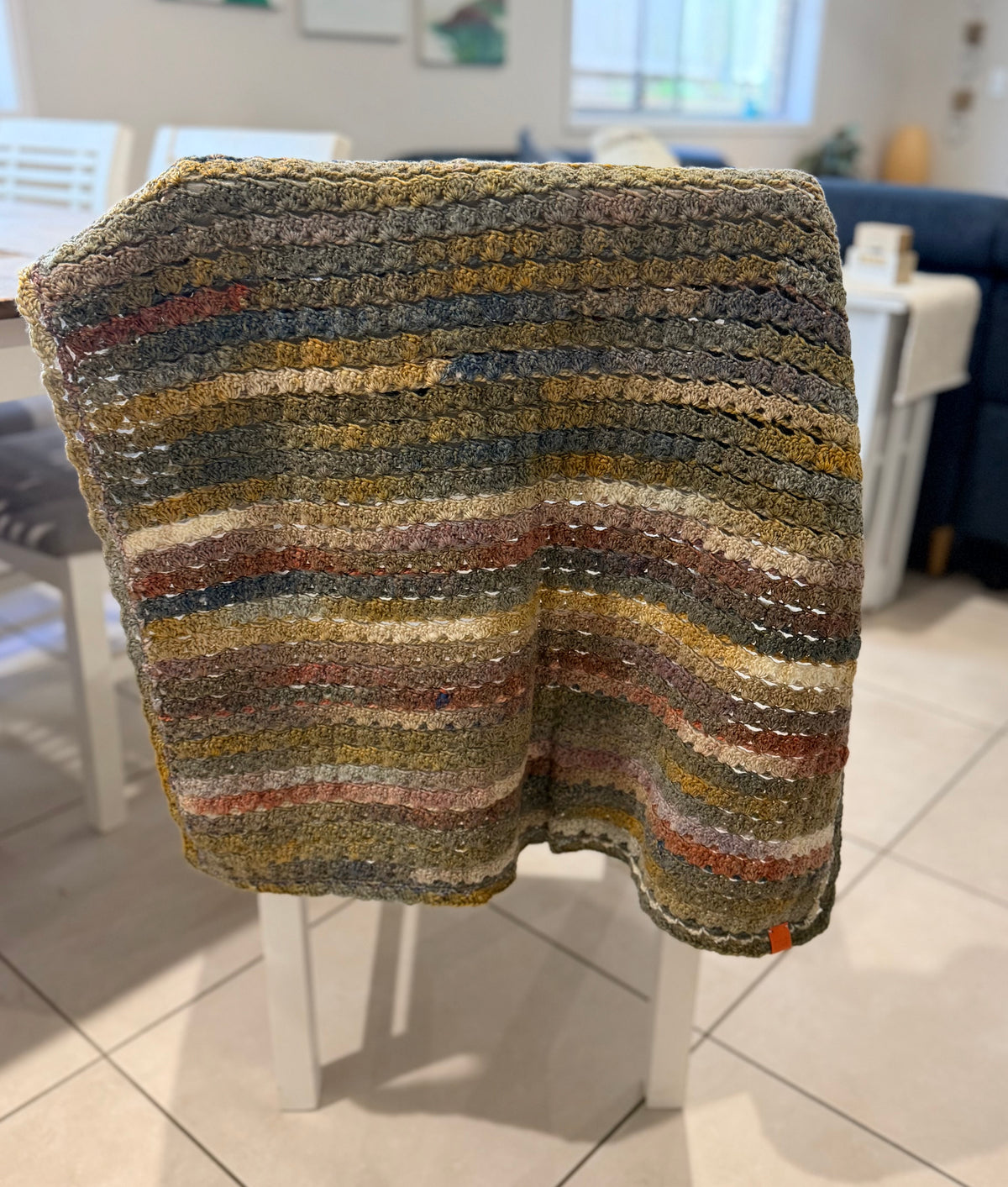 #050 Simple Shells Lap Size Blanket
