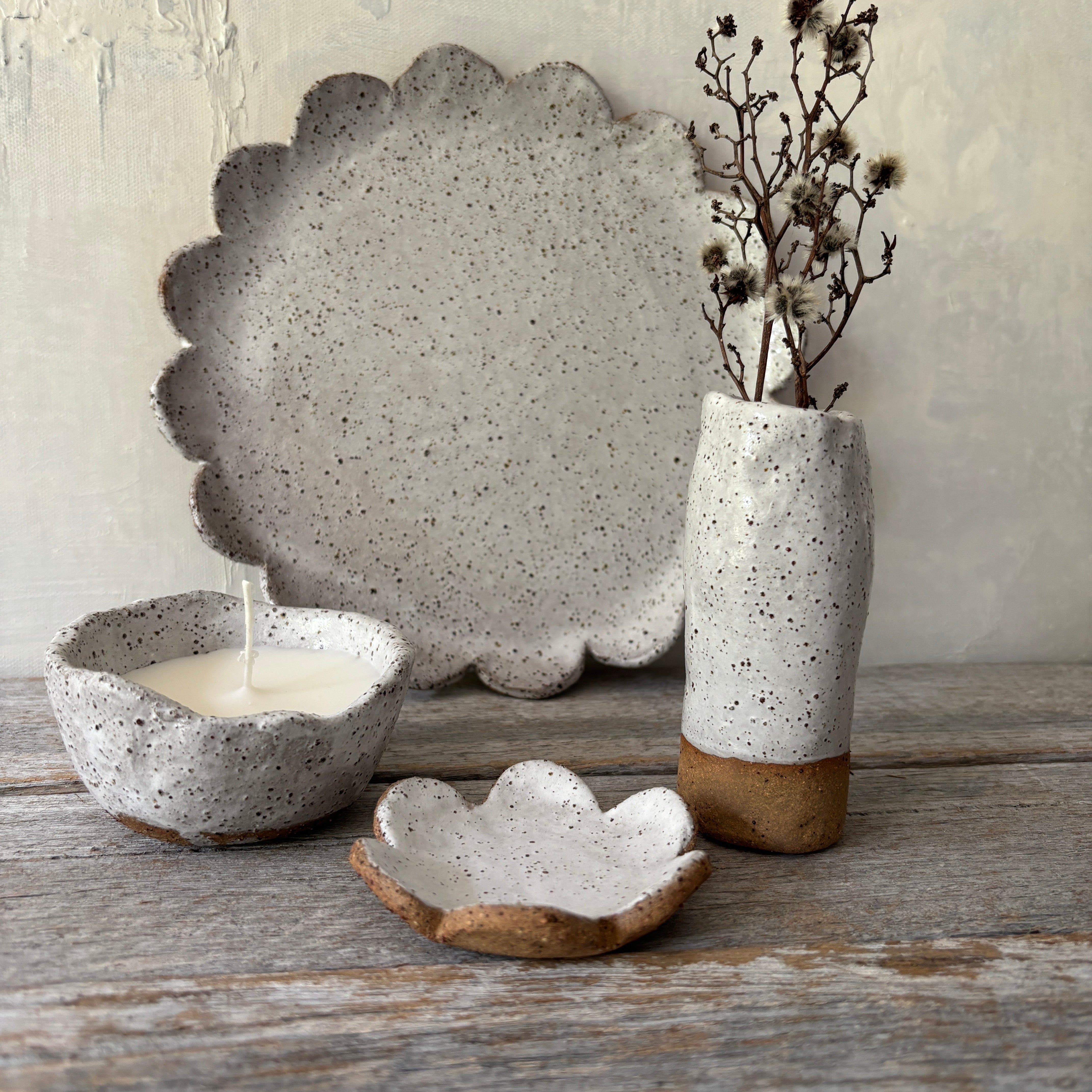 Flower Plate with vase, candle and mini flower plate - Rustic & Cozy