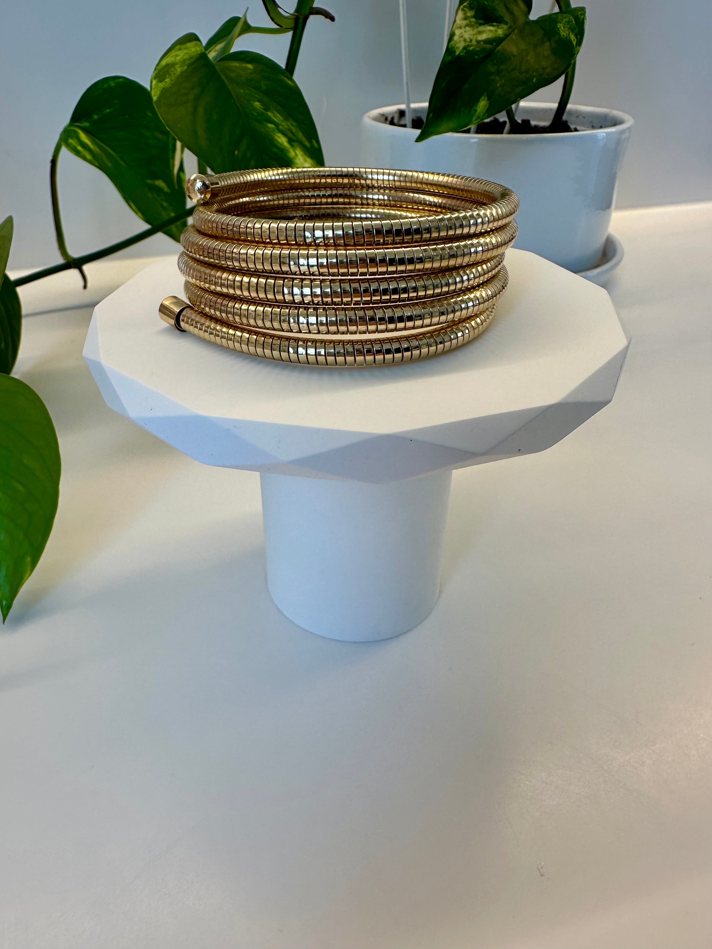 All white trinket trays with stand