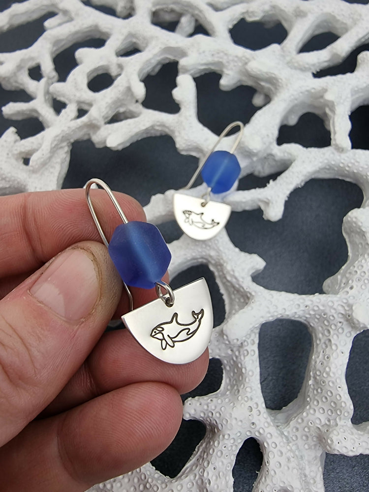 UNDER THE SEA – Orca sea glass earrings