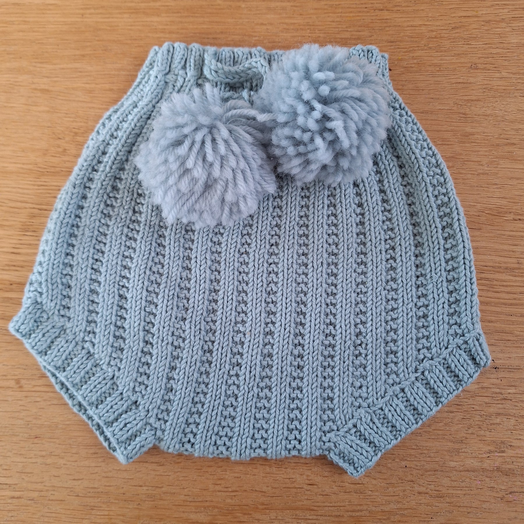 Baby Bloomers Handknitted in 100% Natural Yarn. 6-12mths. Free p&p