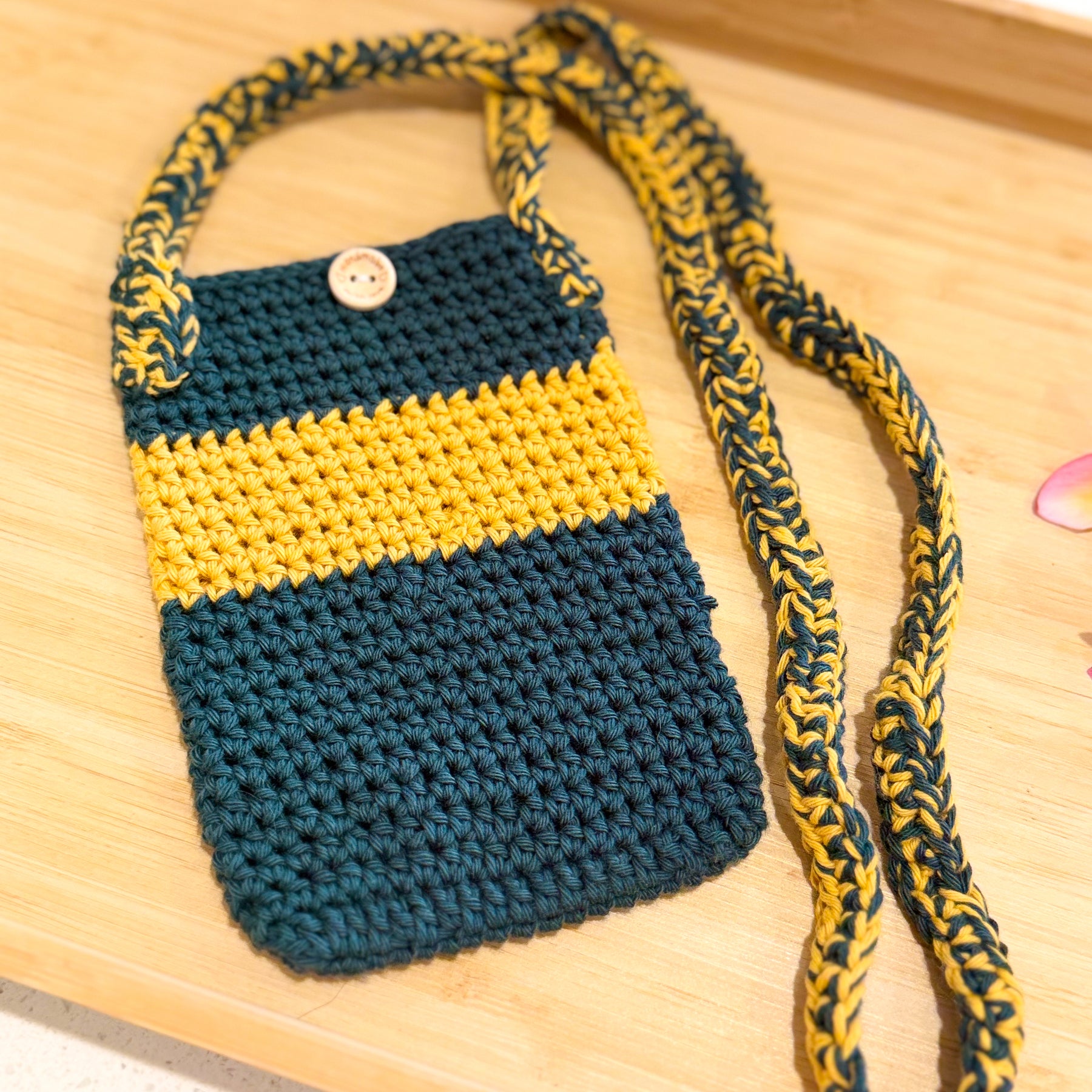 #046-2 Mobile phone bag