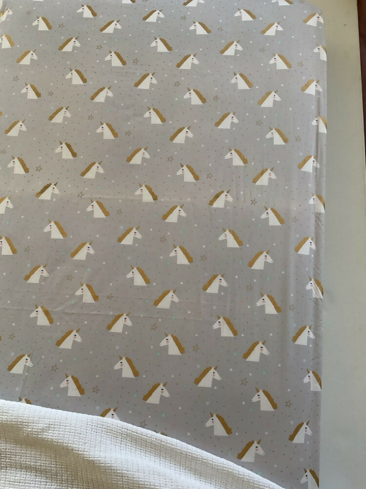 Cot Sheet / Fitted / Unicorns