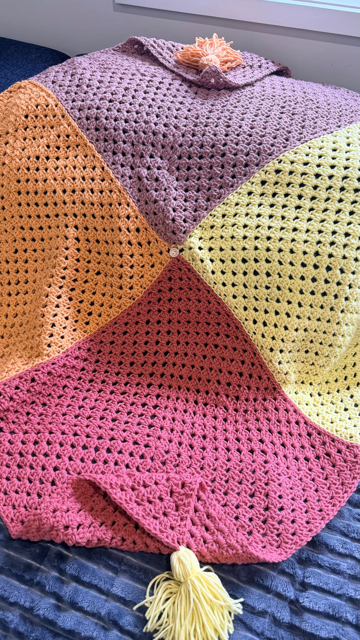 #059 Lap Blanket in autumn shades with tazzles