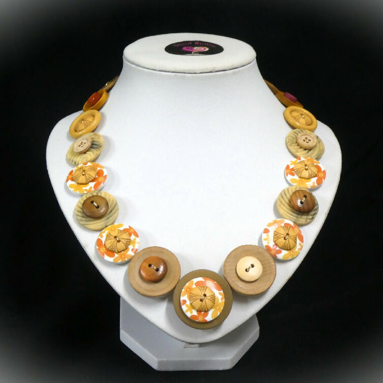 Button necklace - Autumn Flowers