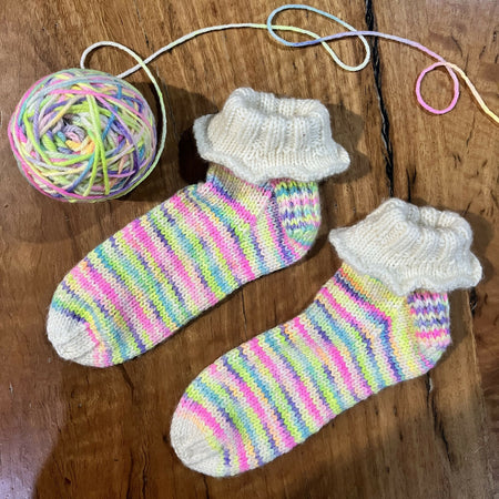 Kids hand knit wool ruffle socks