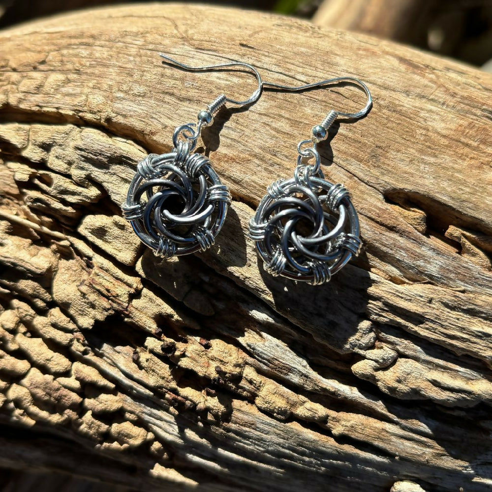 Chainmaille Captured Mobius Earrings