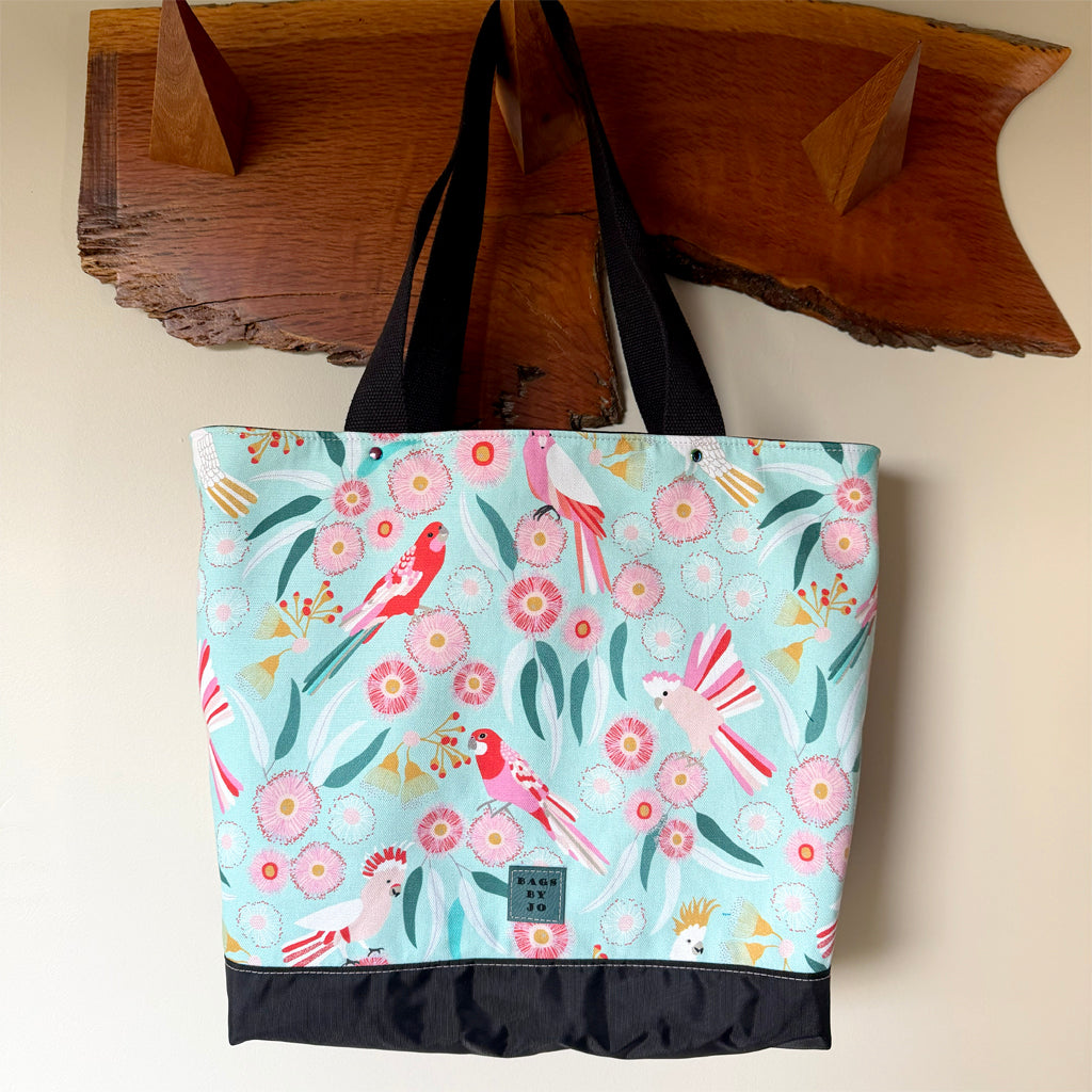 Tote bag with pockets