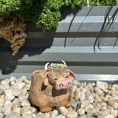 Brown Cow Planter With Flower Crown 2