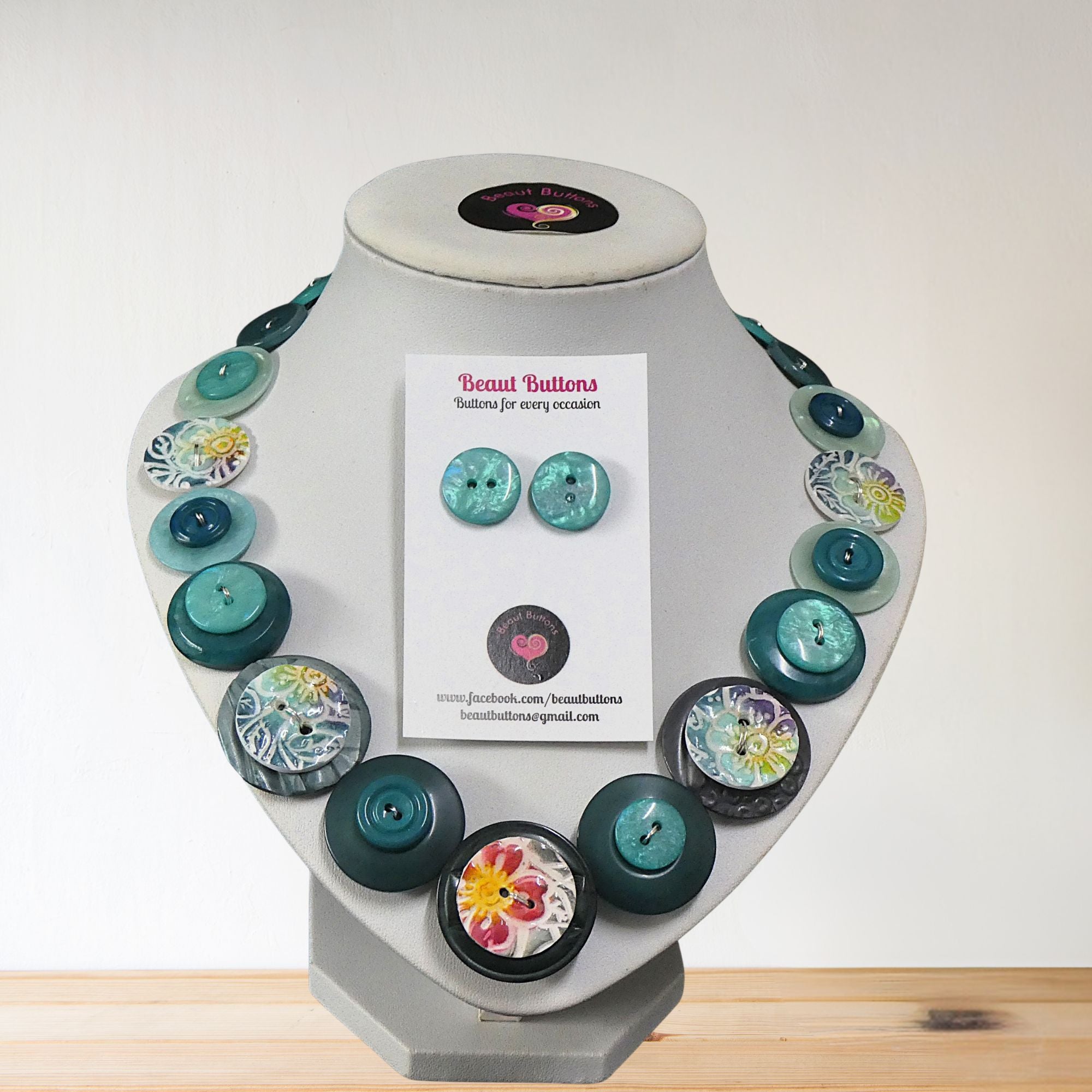 Button necklace and earrings - Blue Lagoon