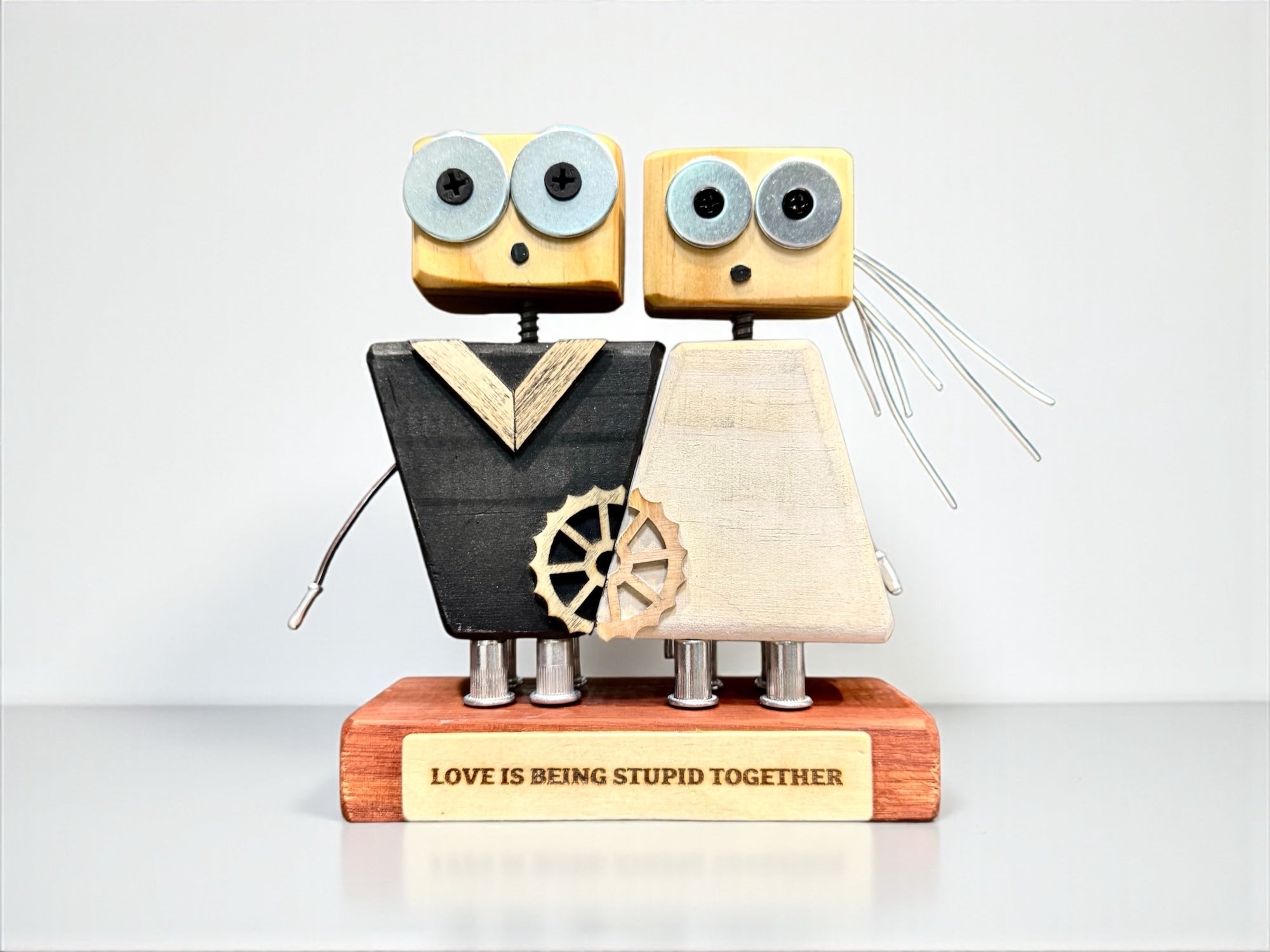 Bolt & Bloom G-02 – Wooden Robot Couple (Customisable)
