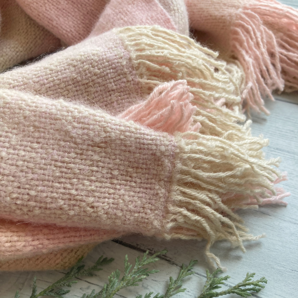 alpaca-scarf-shawl-handwoven-pink-cream-entangled-happiness-handwovens-closeup-fringe