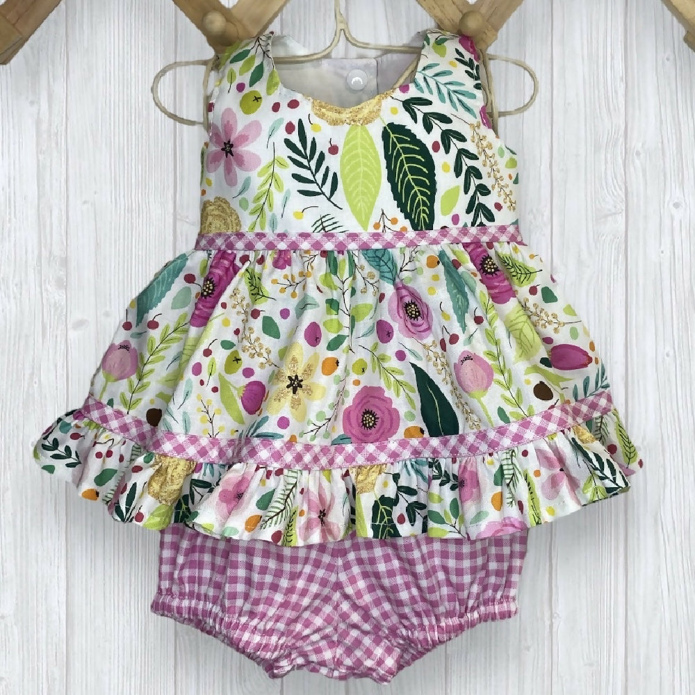 SIZE 000 Flowers and gingham White Baby Dress Set