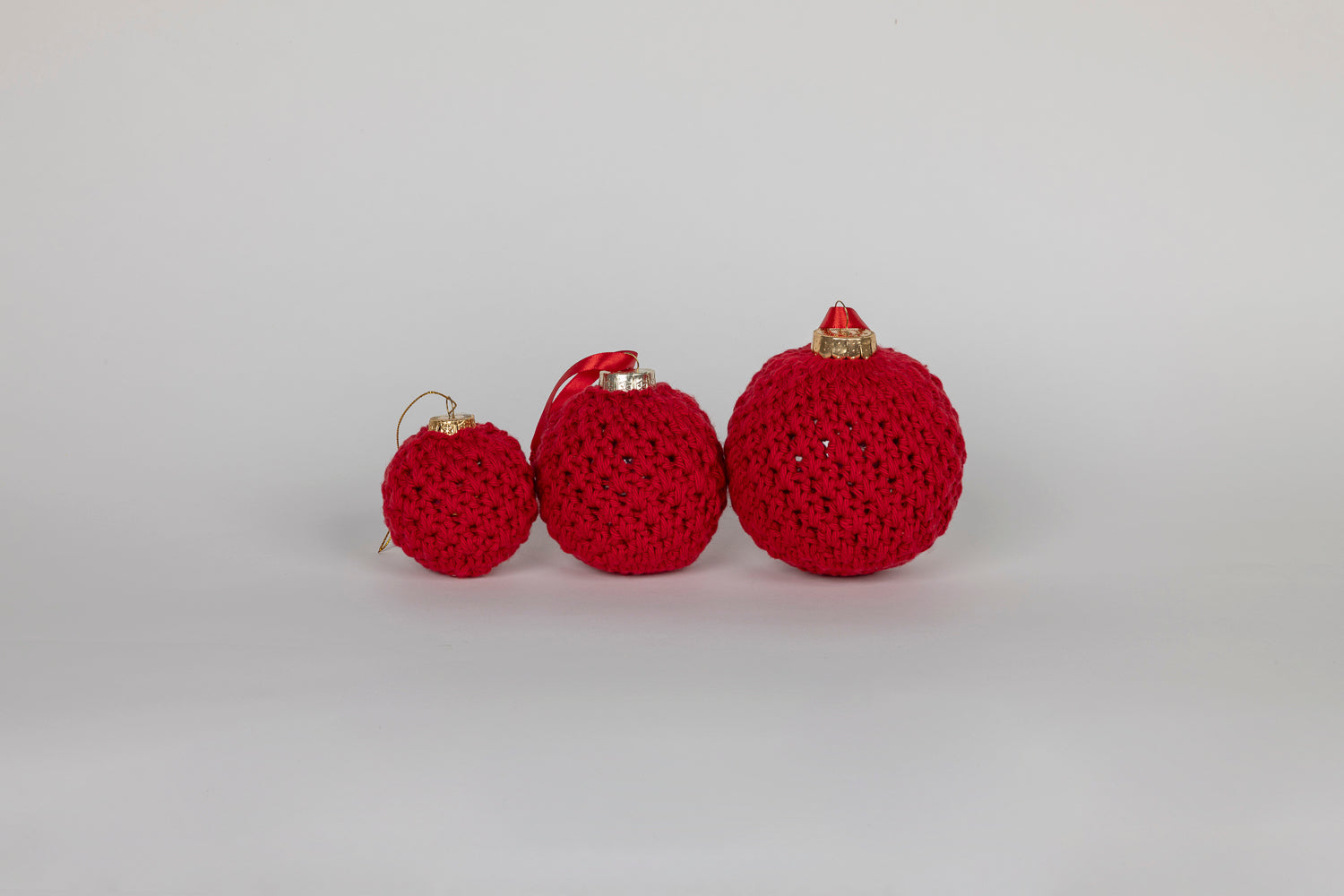Handmade Crochet Christmas Bauble Cover – Set of 2 (Complete with Baubles) Small