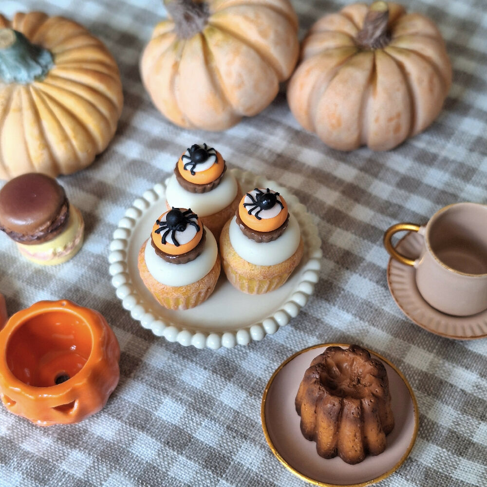 HALLOWEEN CUPCAKES - set of 4