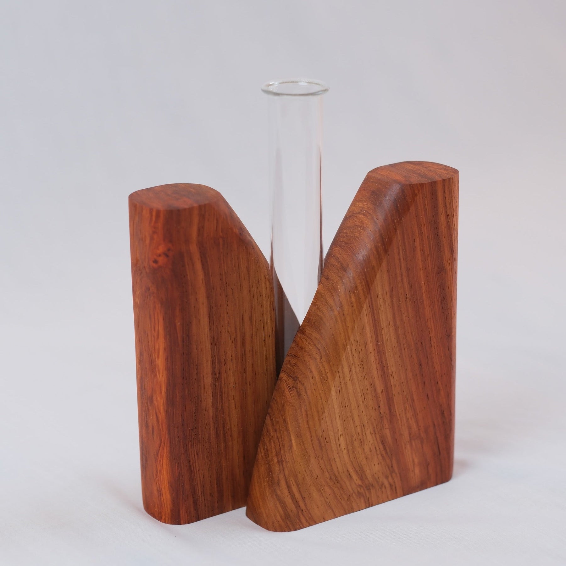 Bud vase