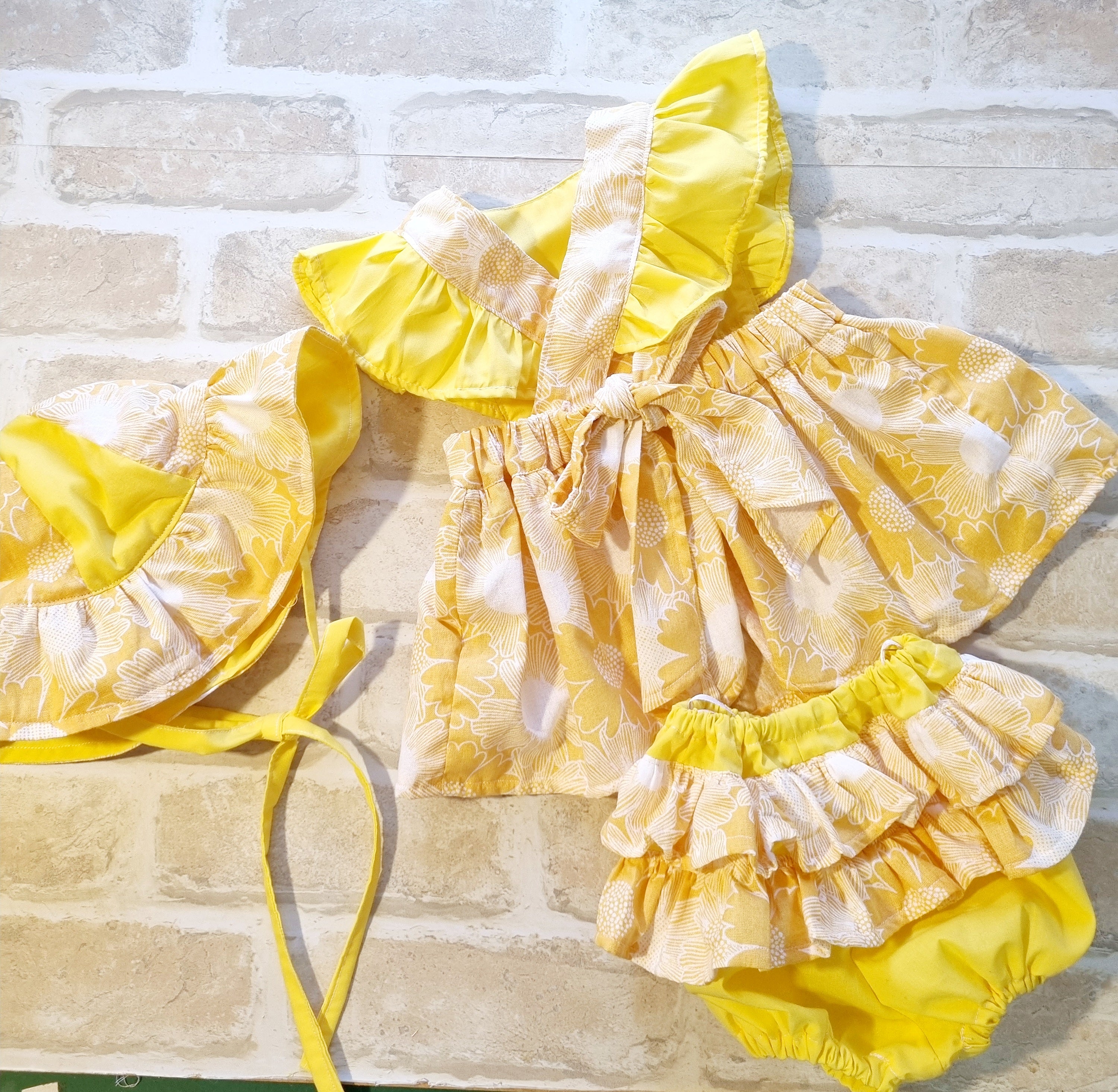 Ruffle Bum set - various colours - Size Small - E027