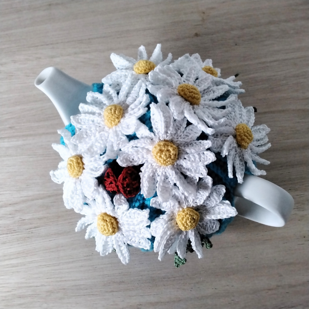 Daisies-and-ladybird-medium-teacosy-top-Australian-made-watch-the-birdy-crochet