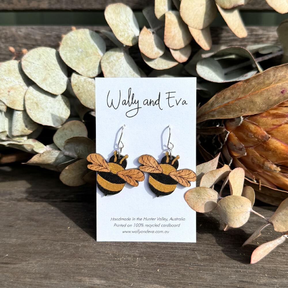 wally-and-eva-australian-hand-painted-wood-bumble-bees-earrings