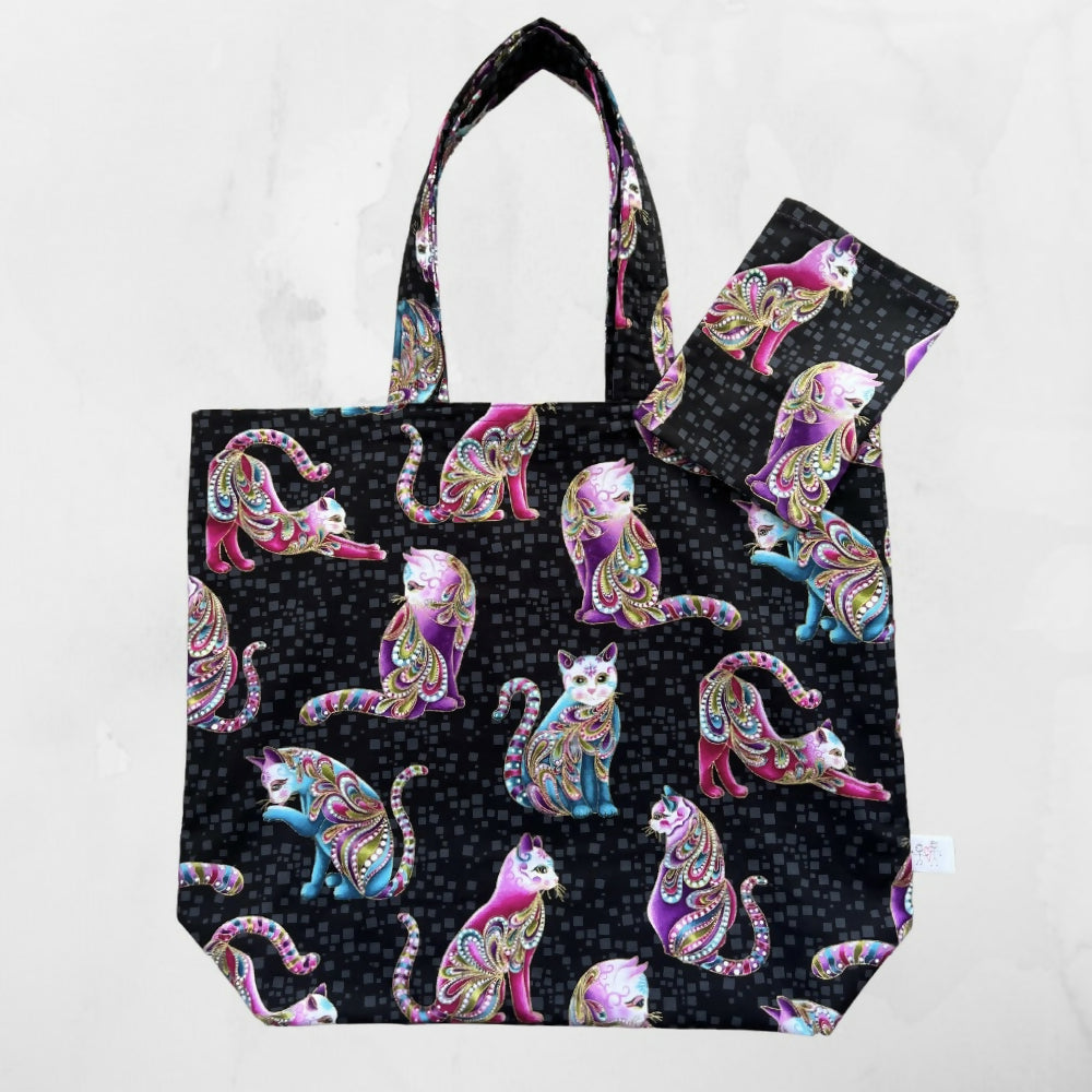 Grocery Tote ... Catty .. Lined with storage pouch.