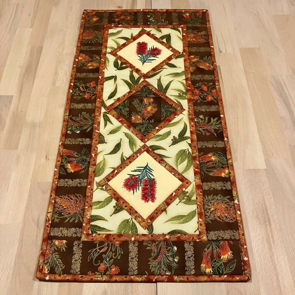 table-runner-handmade-quilted-Australia-bottlebrush_4