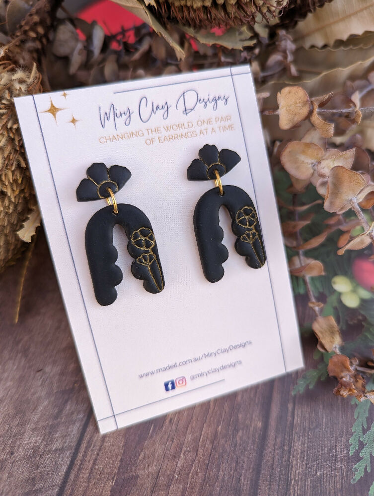 Poppy black dangles