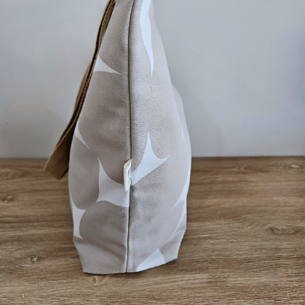 Tote Bag with Beige and White Design