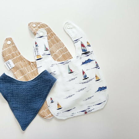 Sailboat bib set