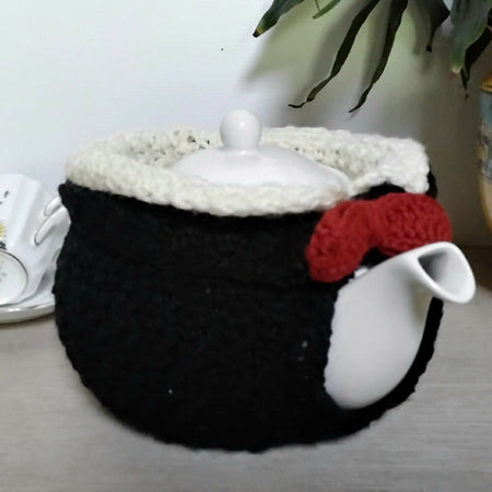 Tea cosy for a never ending teapot