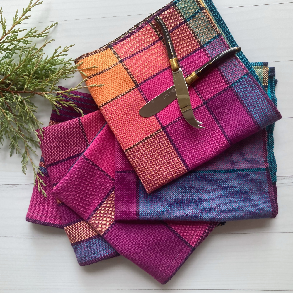 Five-napkins-folded-circle-handwoven-entangled-happiness-handwovens