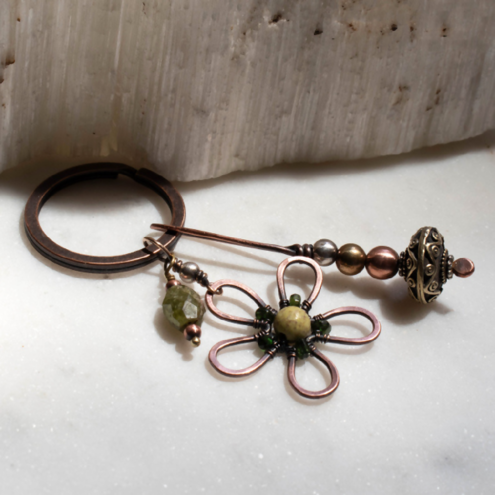 GREEN GEMSTONE KEYCHAIN / KEYRING