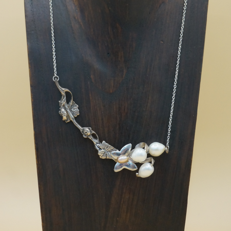 Butterfly - Necklace with White and Pink River Pearls