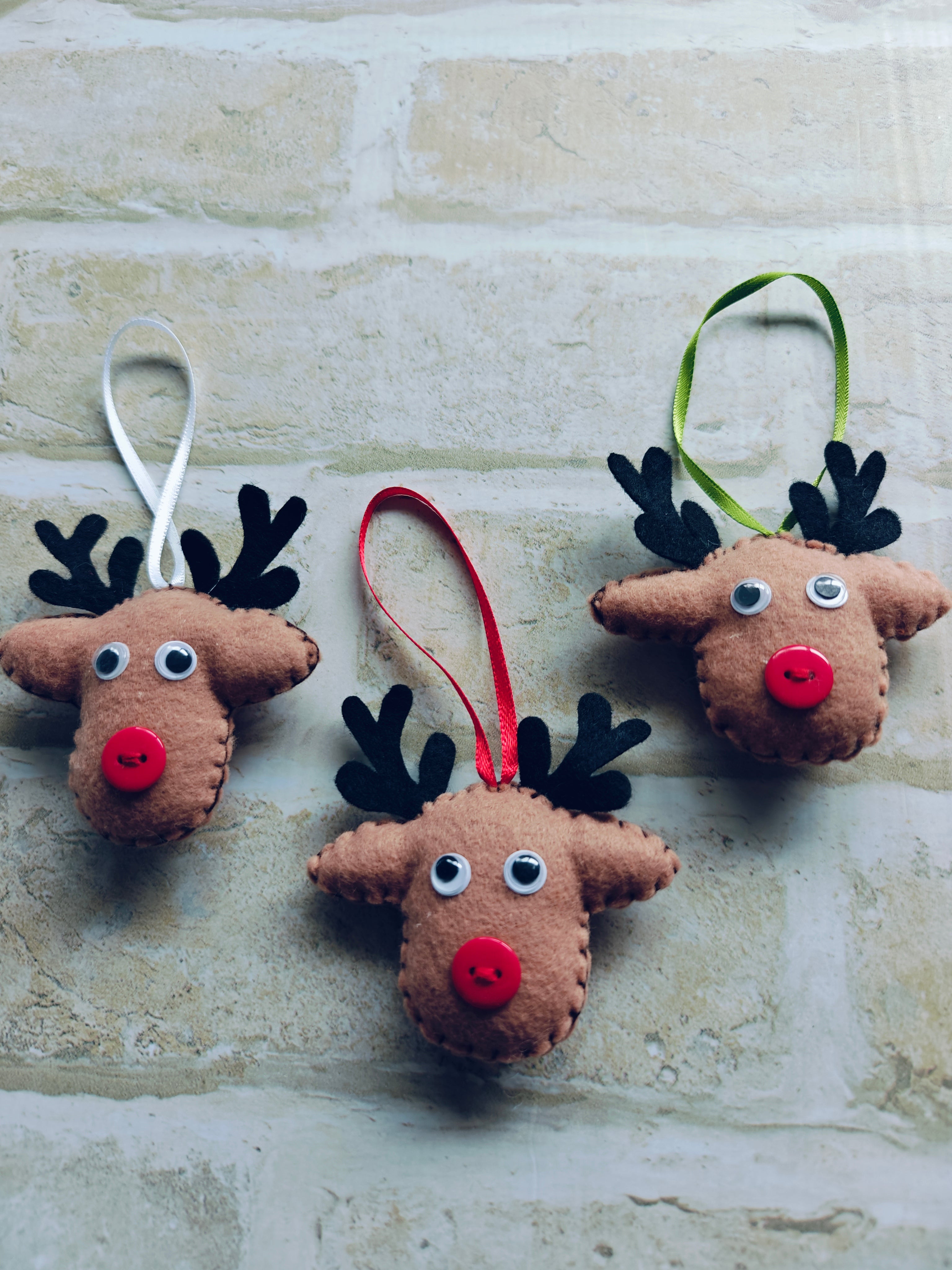 Felt reindeer christmas ornament