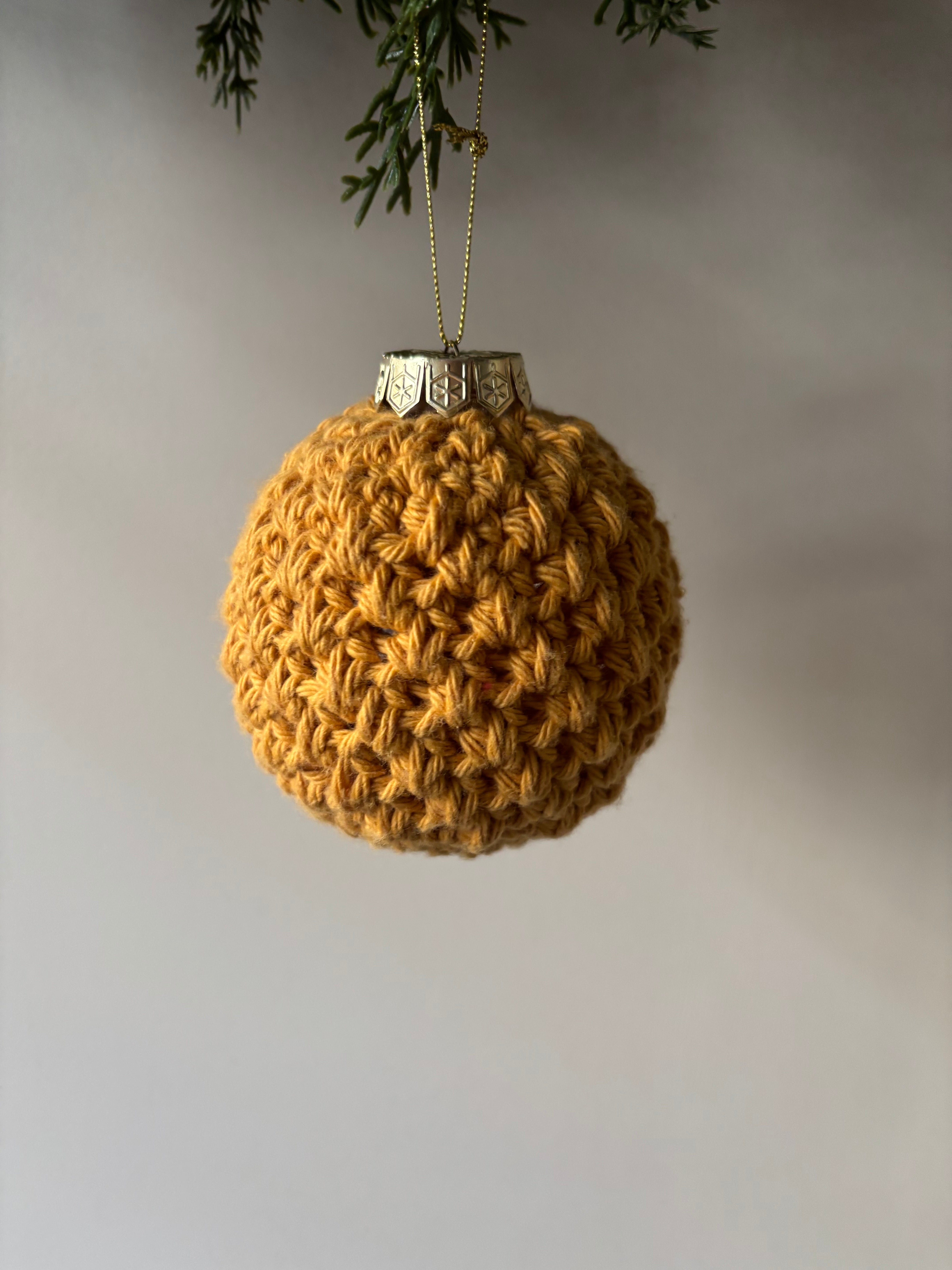 Handmade Crochet Christmas Bauble Cover – Set of 2 (Complete with Baubles) Small