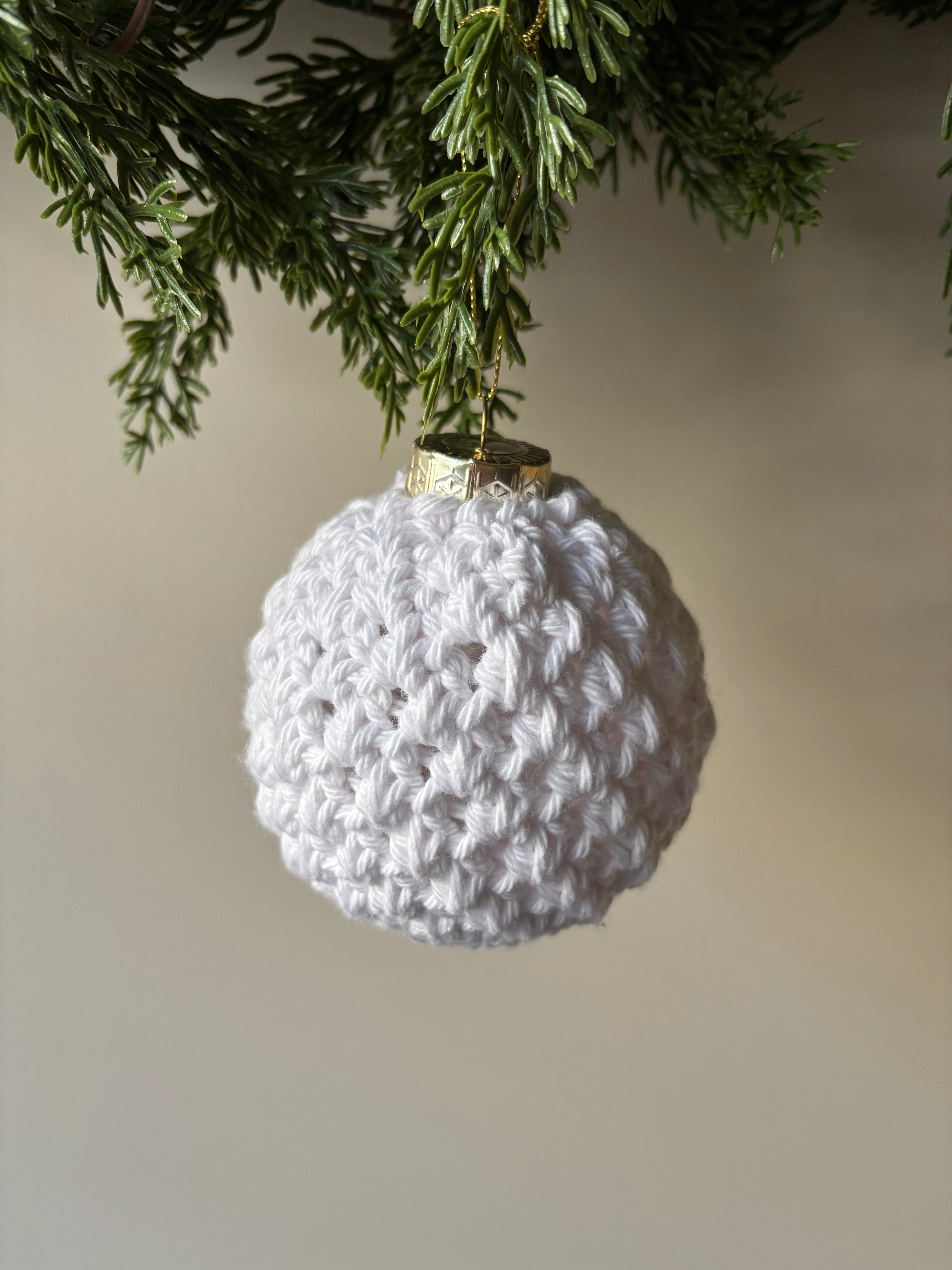 Handmade Crochet Christmas Bauble Cover – Set of 2 (Complete with Baubles)