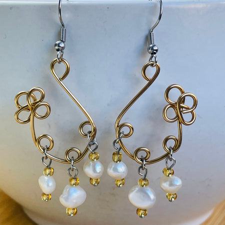 B’s Daisy Wire Freshwater Pearl Earrings
