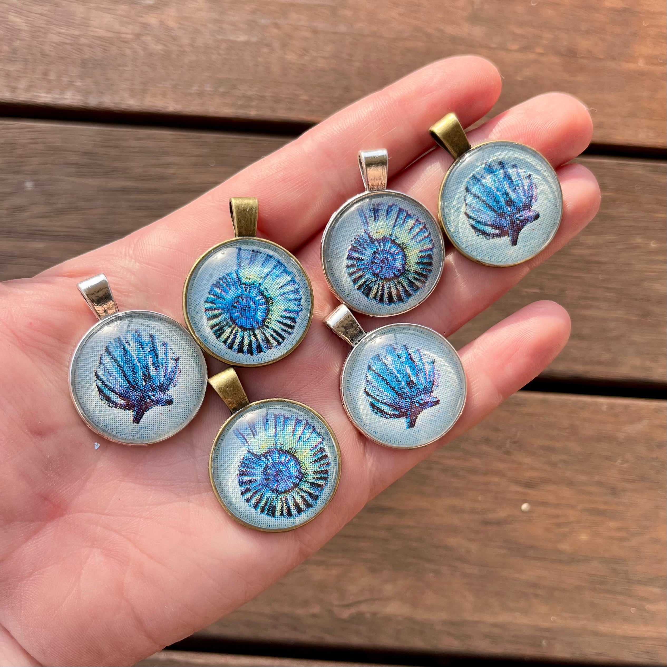 Round Ocean Shell Necklace Pendant